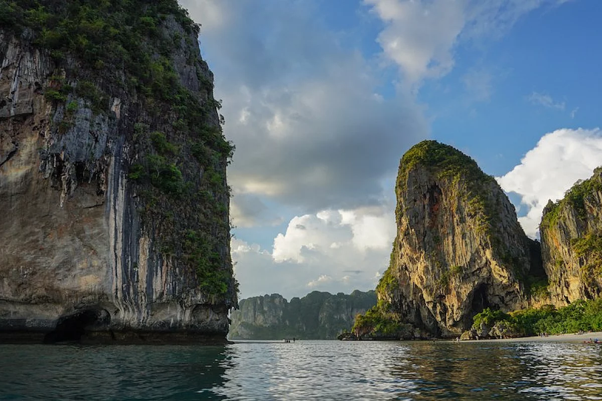 La Thailandia in moto, dalla costa ai parchi nazionali
