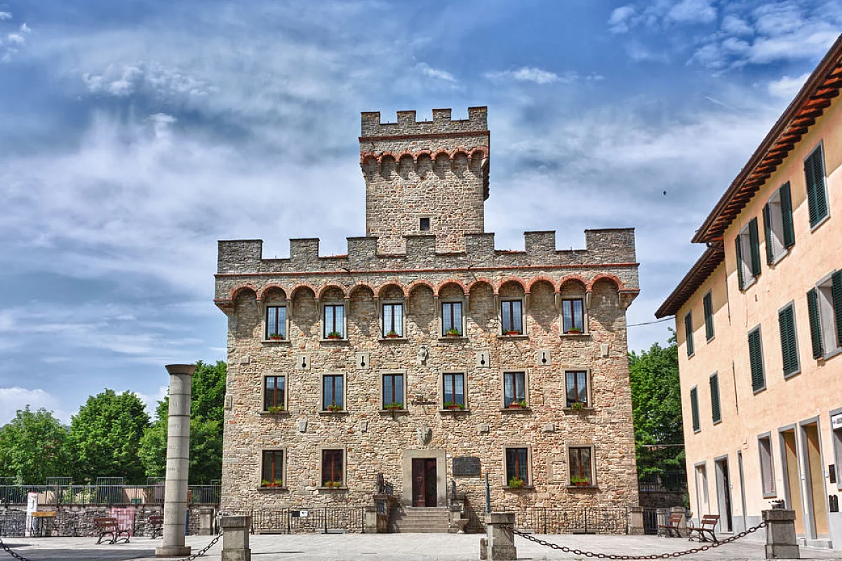 Firenzuola, una delle più belle località lungo il percorso del Monte Tavianella