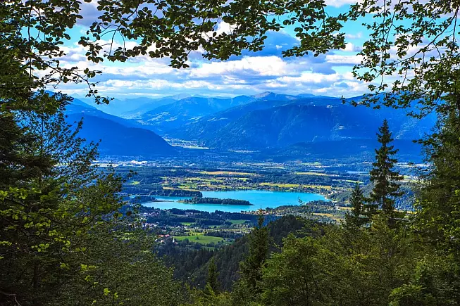 Il Faaker See, in Austria. SH: 527168746