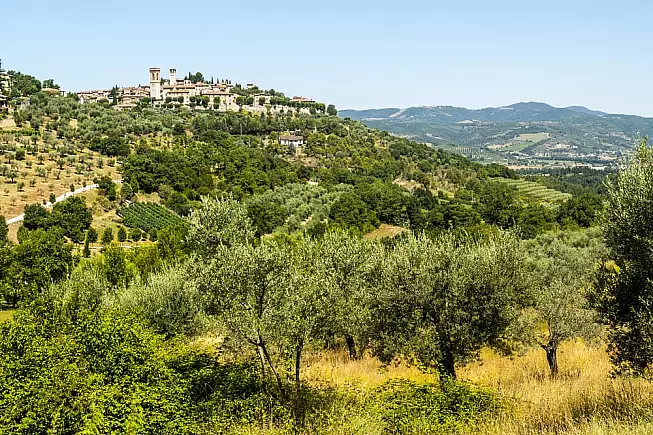 Il borgo di Corciano immerso nel "cuore verde d'Italia", l'Umbria. 