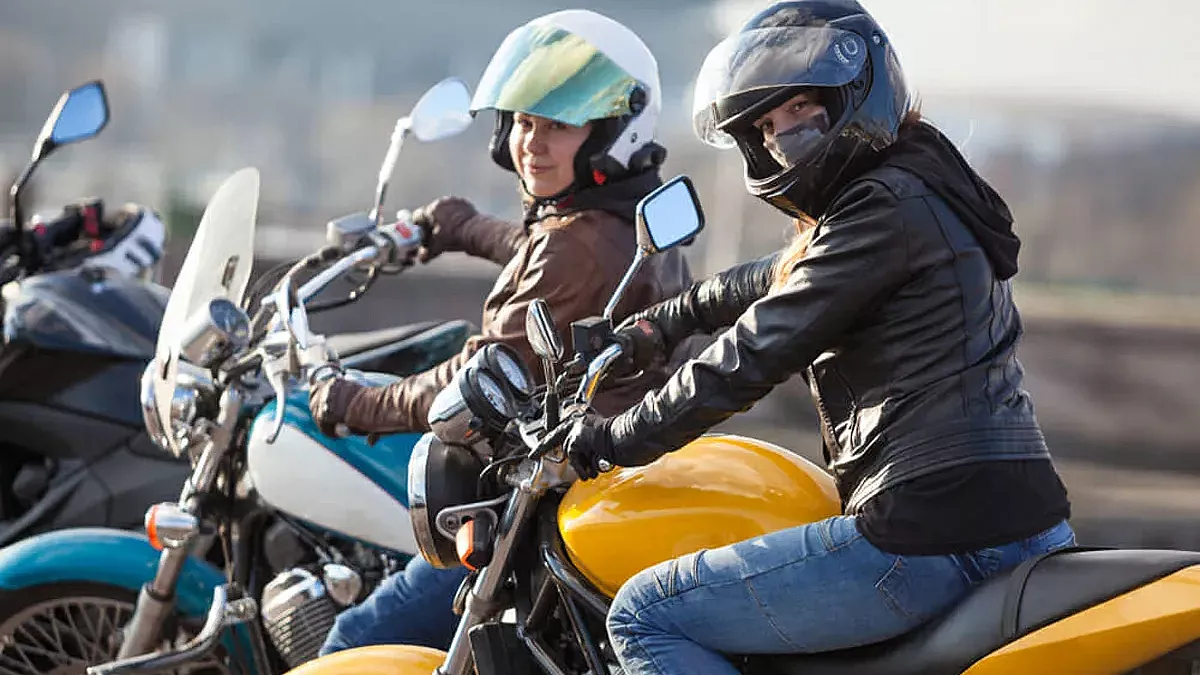 Ragazze in moto
