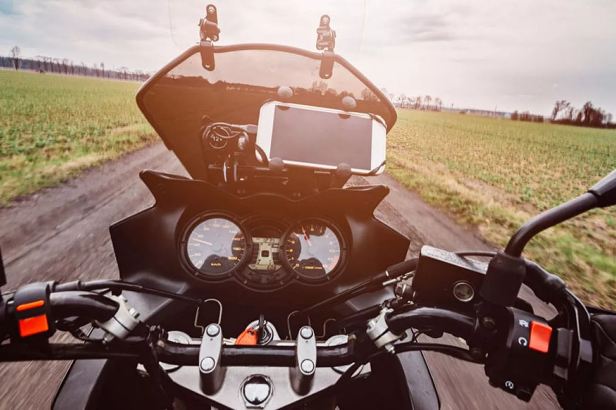 esempio portacellulare per moto