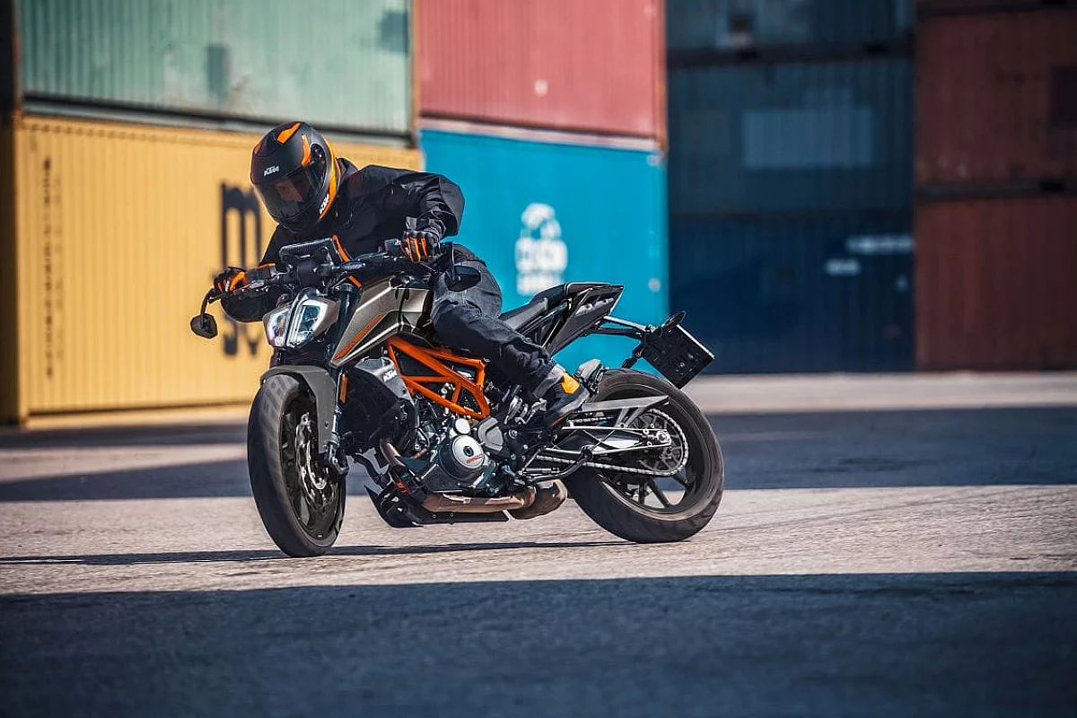 https://www.ktm.com/it-it/models/naked-bike/ktm-390-duke-2023.html