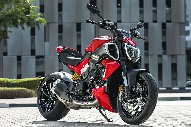 Ducati Diavel V4