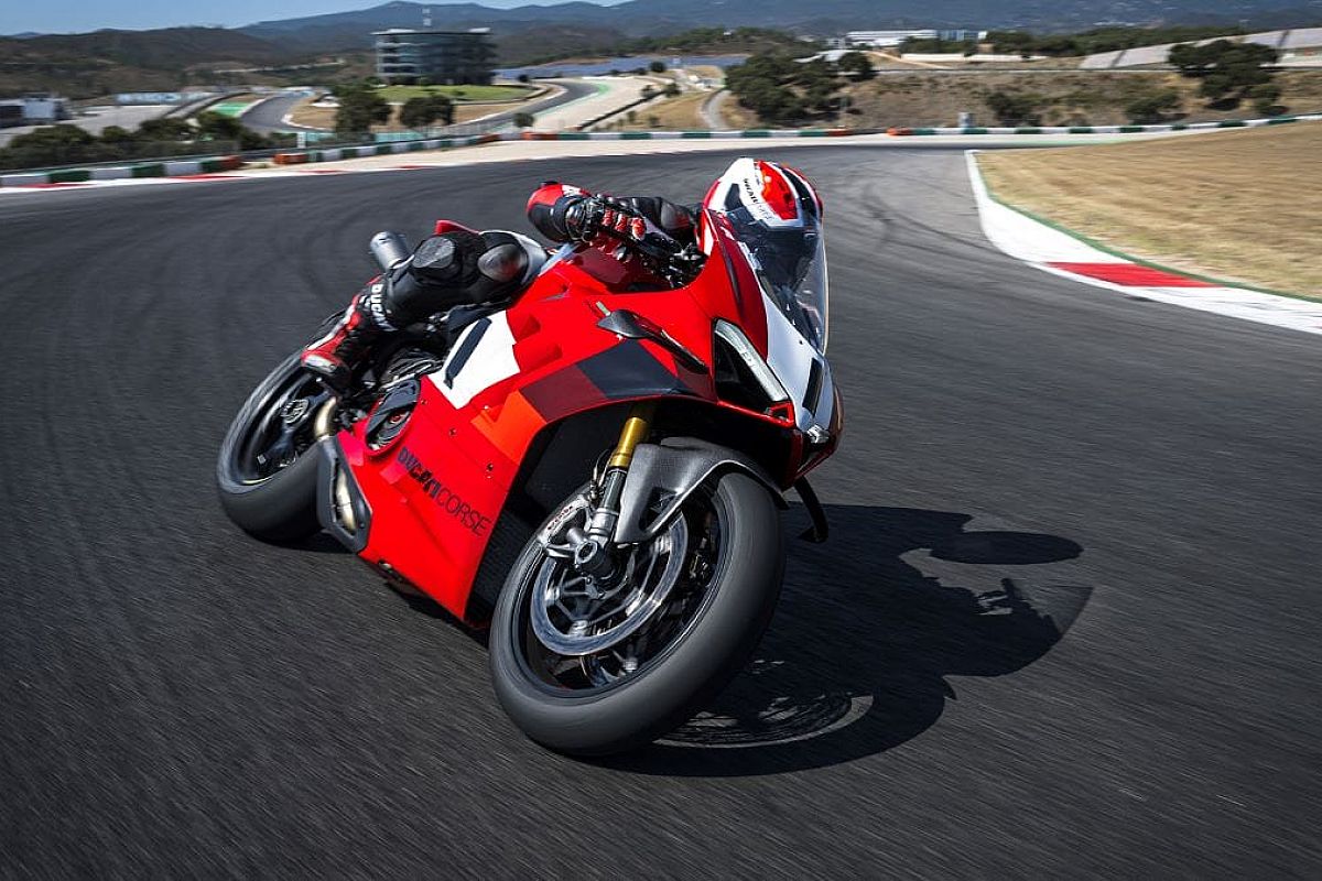 Ducati in grande stile racing si prende la scena ad EICMA, ecco le ...