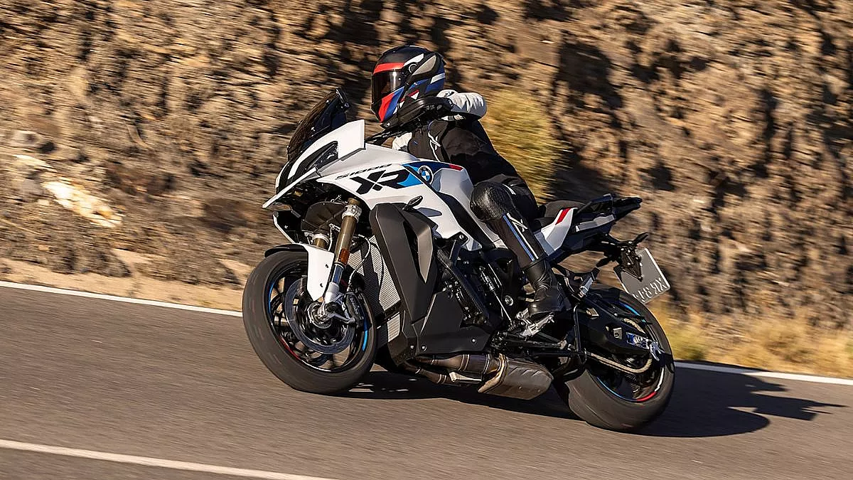 BMW S 1000 XR Light White / M Motorsport su strada