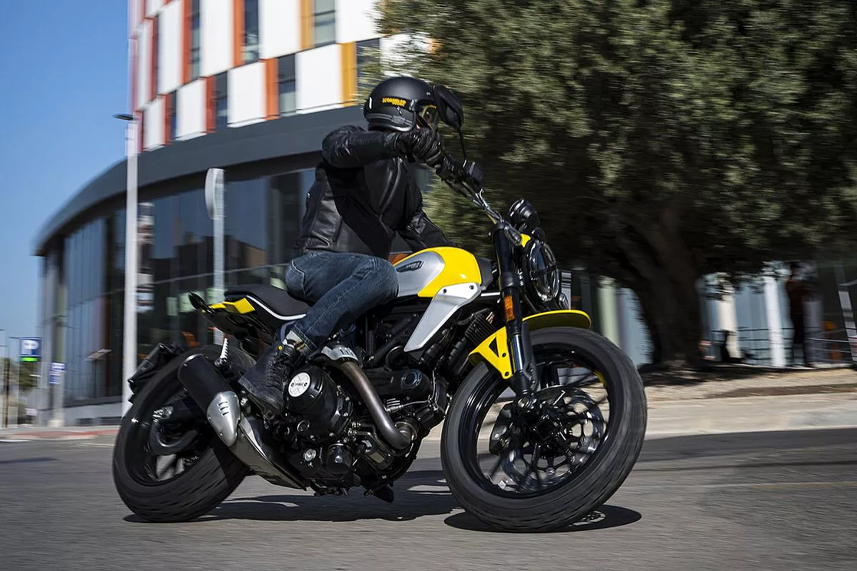 Ducati Scrambler Icon 62 Yellow