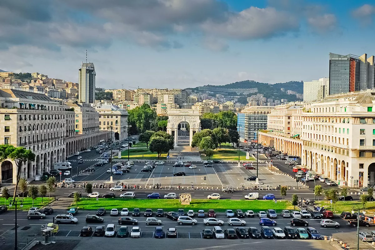Vista dall'alto di Piazza della Vittoria a Genova