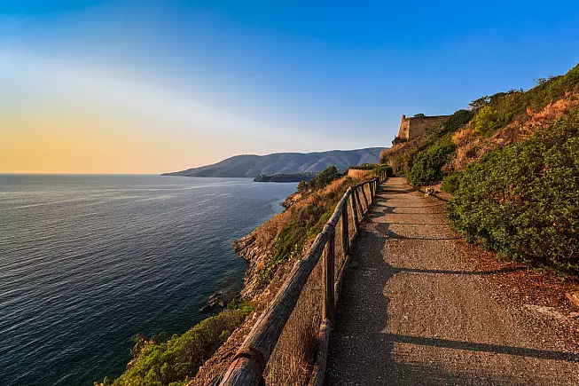 La Passeggiata Carmignani a Porto Azzurro.