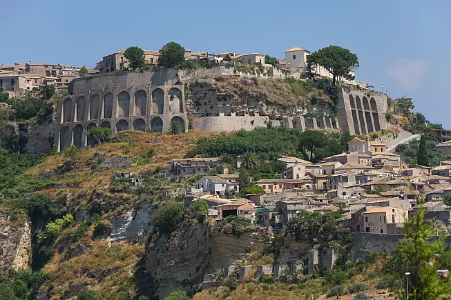 Gerace, vista frontale. 