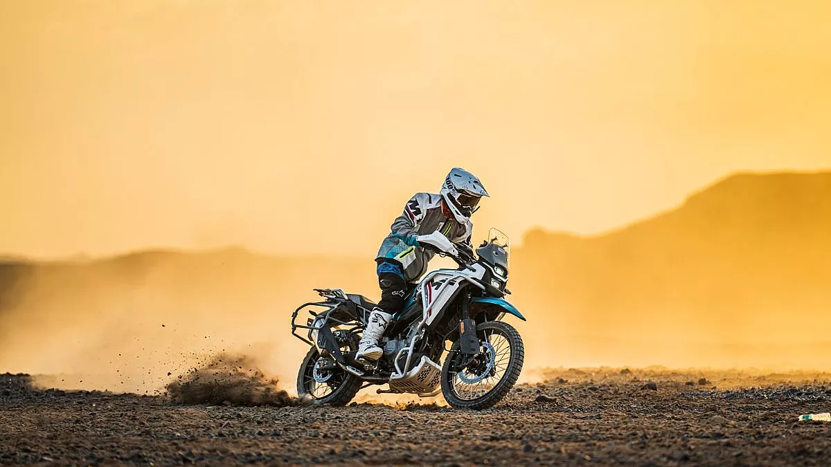 CFMOTO 450MT