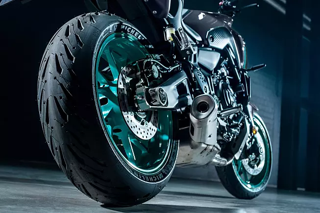 Yamaha MT-07 2024 Midnight Cyan dietro