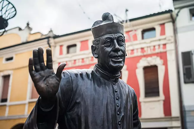 Statua di Don Camillo, Brescello