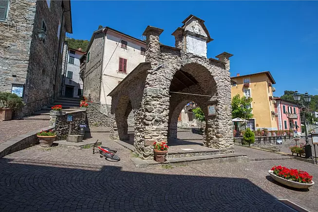 Pignone, Liguria. Loggia Comunale