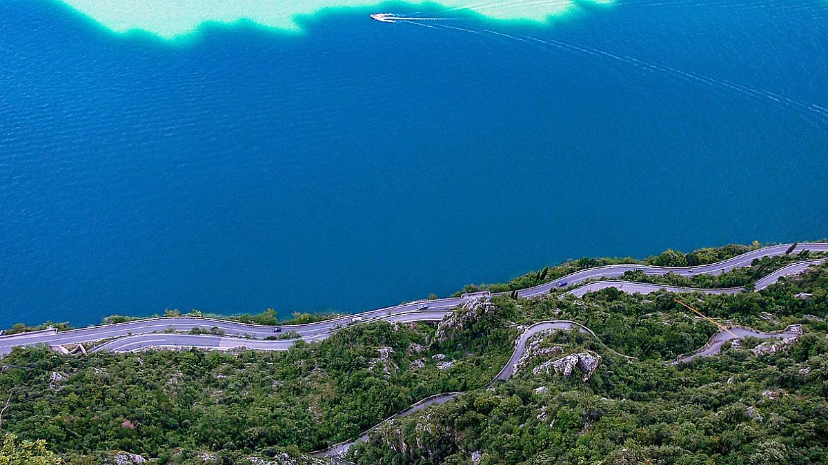 Strada della Forra dall'alto, Tremosine, sul Lago di Garda, Lombardia