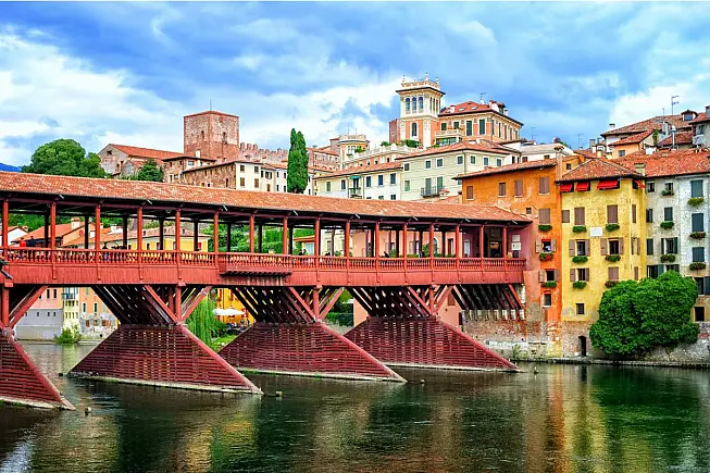 Bassano del Grappa, Ponte degli Alpini o Ponte Vecchio