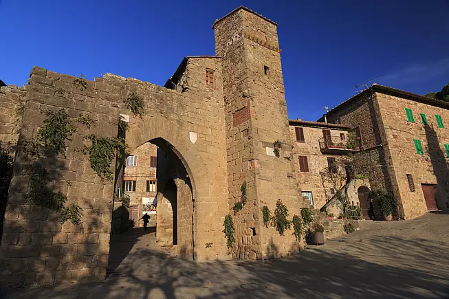 Le mura del borgo medievale di Monticchiello