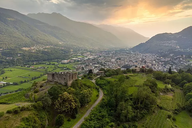 Vigneti terrazzati della Valtellina, Tirano