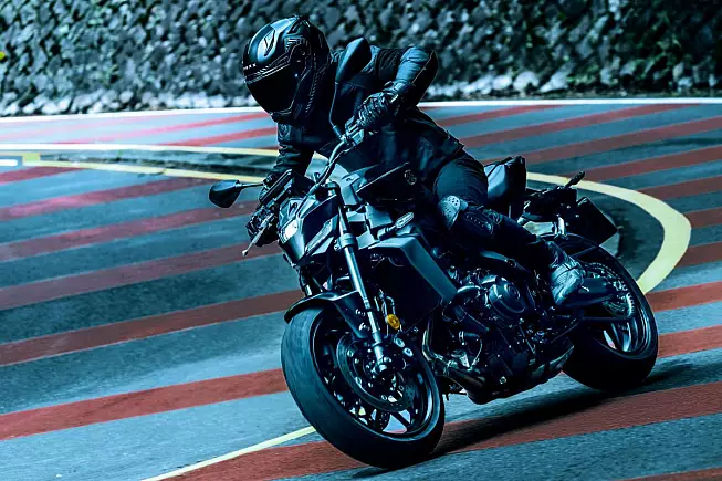 Yamaha MT-09 Y-AMT (2024) su circuito
