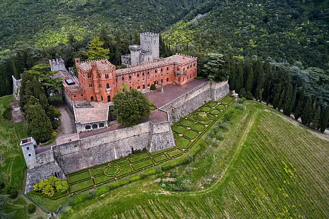Castello Brolio, Gaiole in Chianti. Yuri Turkov, Shutterstock