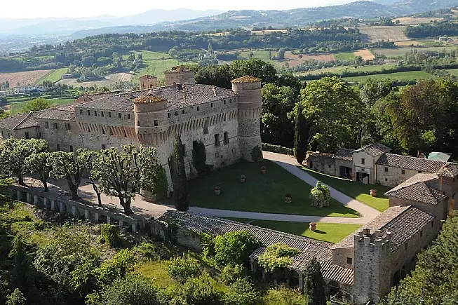 Castello di Civitella Ranieri, Umbertide, Umbria. Civitella Ranieri Foundation, Wikimedia