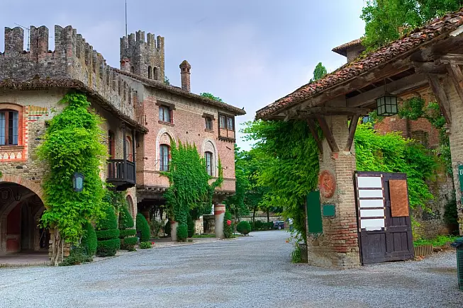 Grazzano Visconti, Emilia Romagna. iStock, milla1974