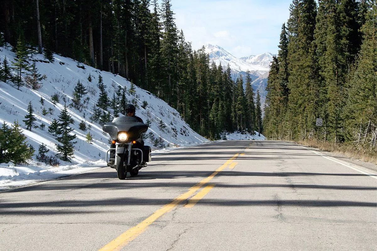 Harley Davidson Electra Glide, su strada invernale