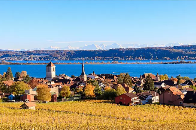 La Neuveville e Lago Biel, Svizzera