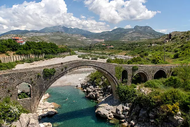 Ponte di Mes o ponte di Mesi, Scutari, Albania. iStock, rbouwman