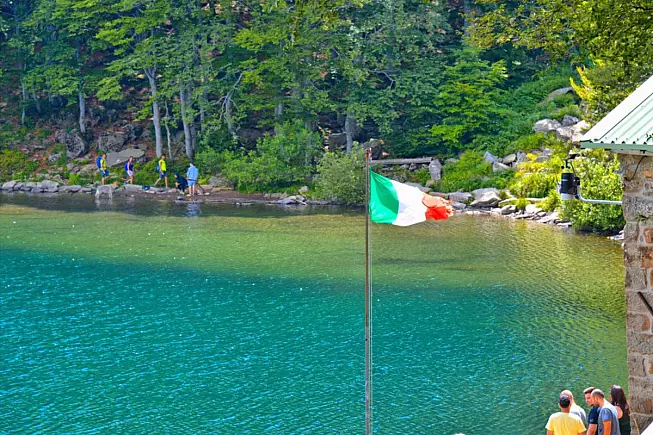 Una veduta del Lago Santo parmense dal Rifugio Mariotti, costruito proprio sulle sue sponde