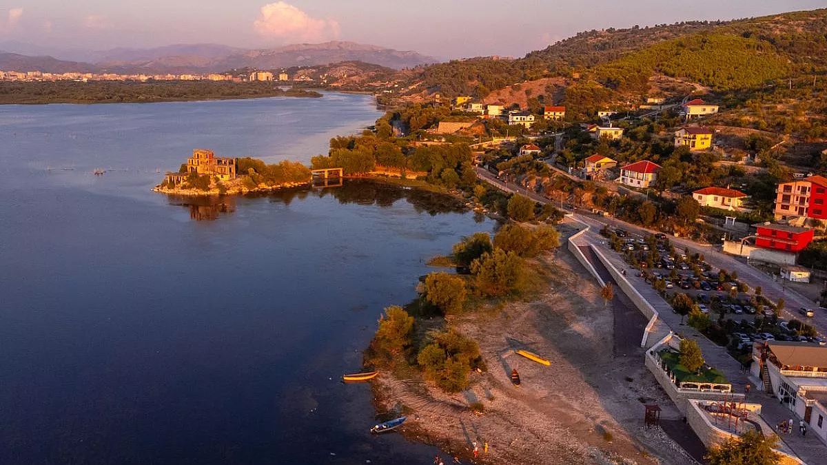 Scutari, vista del Lago di Scutari. iStock, Unaihuiziphotography