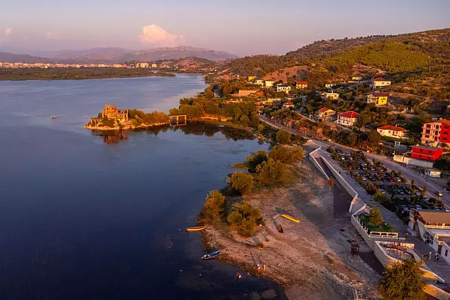 Scutari, vista del Lago di Scutari. iStock, Unaihuiziphotography