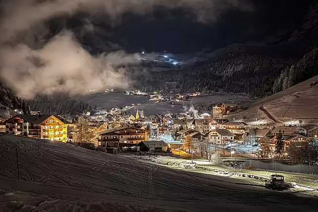 Selva di Val Gardena di notte