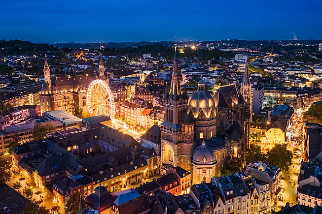 Scenario di Aachen quando si fa sera.