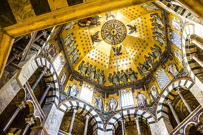 La cupola della Cattedrale di Aachen.