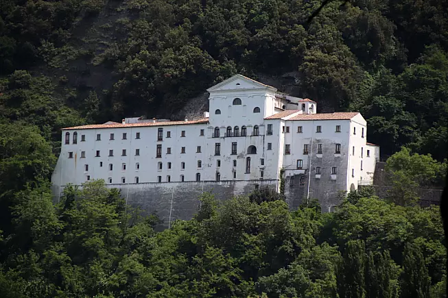 Abbazia di San Michele Arcangelo, Monticchio. Lorenzo Antonicelli, Shutterstock