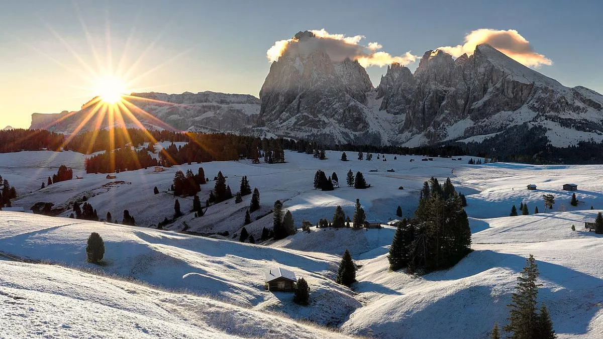 Alpe di Siusi, vista panoramica. Alpi Dolomitiche, Trentino Alto Adige, Italia. iStock, Radu79