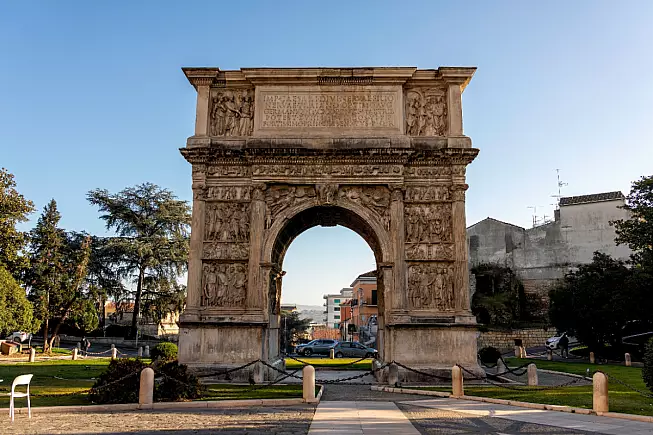 Arco di Traiano, Benevento