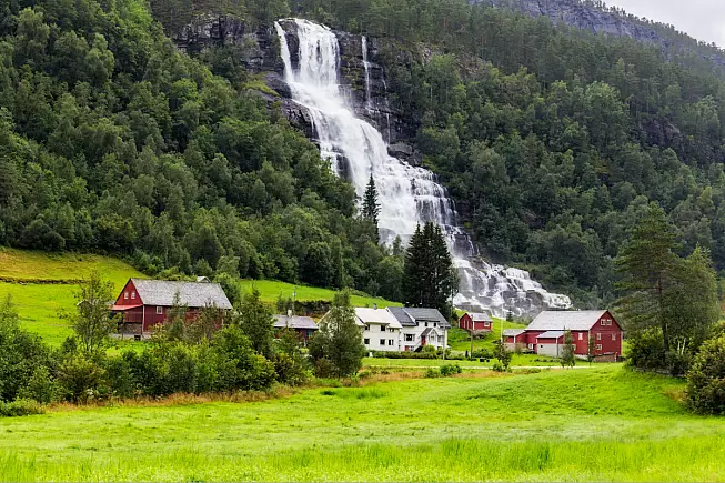 Cascata di Tvindefossen . Voss, Norvegia