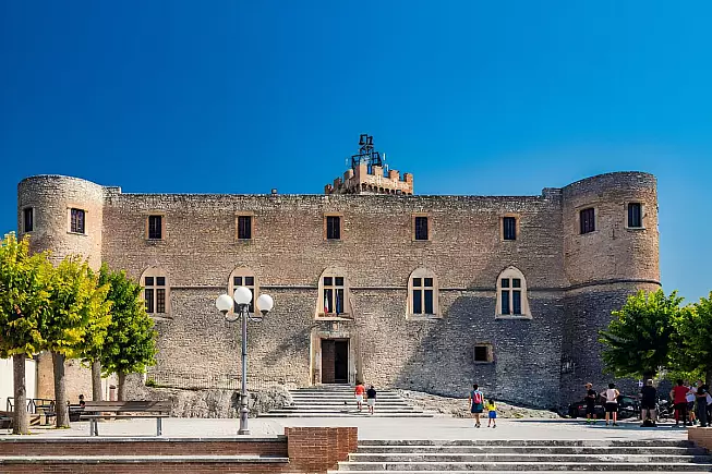 Castello Piccolomini, Capestrano