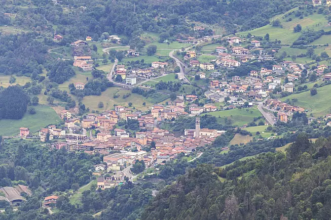 Castione della Presolana, vista aerea.