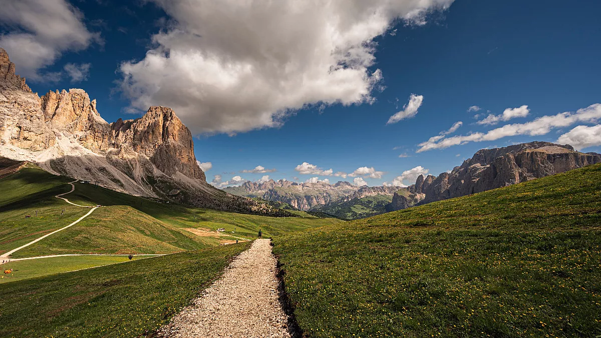 Col Rodella, Val di Fassa, strada per Val Duron