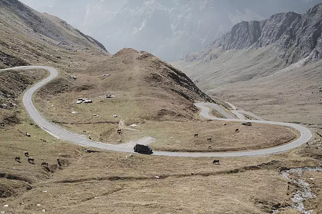 Colle di Sampeyre, le curve che portano al Colle dell'Agnello