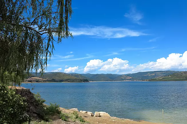 Lago di Corbara nel Parco Regionale del Fiume Tevere o Parco Fluviale del Tevere. Orvieto, Italia
