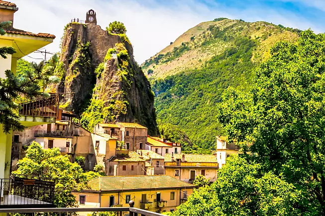 Orsomarso, Calabria. Chiesa bizantina di Santa Maria di Mercure sul promontorio