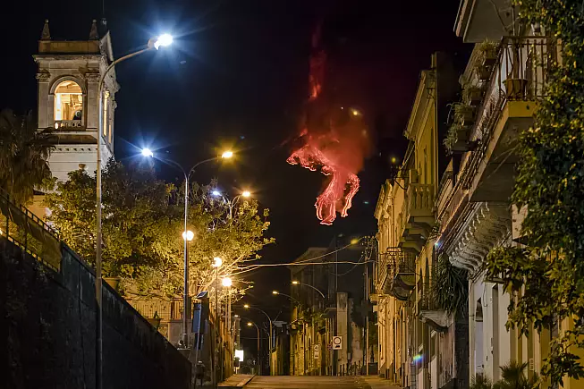 L'eruzione dell'Etna del 21 febbraio 2021, vista da Riposto. 