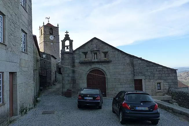 Torre de Lucano, o Torre dell'Orologio, Monsanto, Portogallo. Duca696, Wikimedia