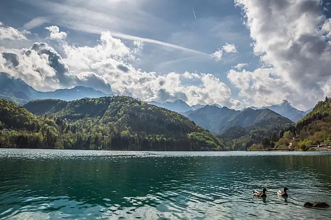 Valcellina, vista del Lago di Barcis, Pordenone, Italia