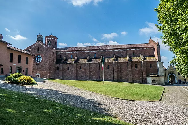 Abbazia di Morimondo, Morimondo. Shutterstock_1751122238