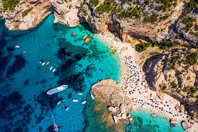 Vista aerea della spettacolare Cala Mariolu, a Baunei. 
